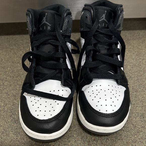 Nike Other - Air Jordon 1 Mid Top Sneakers 5Y